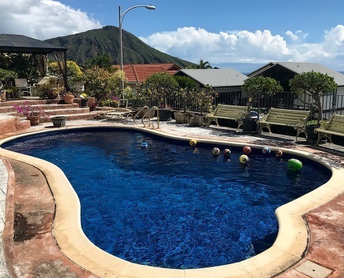 Well maintained swimming pool. Hawaii pool maintenance and cleaning services near Honolulu by Neptune.